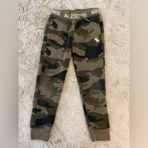 Boys Abercrombie Camo Sweatpants